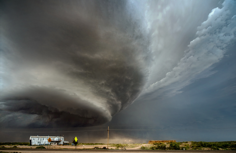 Illustration for article titled These storm photos are so perfect that they feel like illustrations